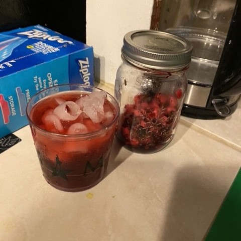 Wild strawberry gin spritzer