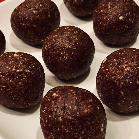 Merry Minty Chocolate Energy Balls