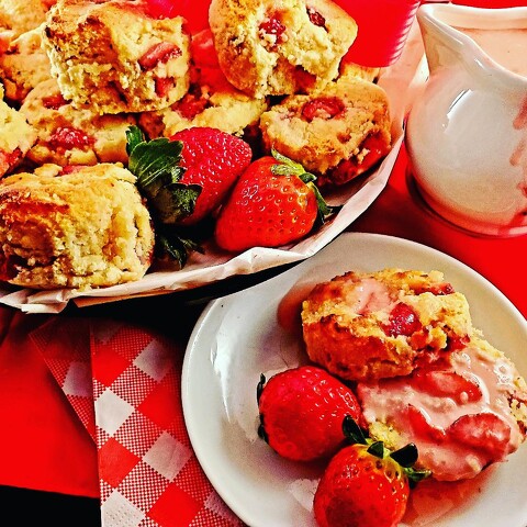 Strawberry Semolina Banana Biscuits & Strawberry Banana Gravy