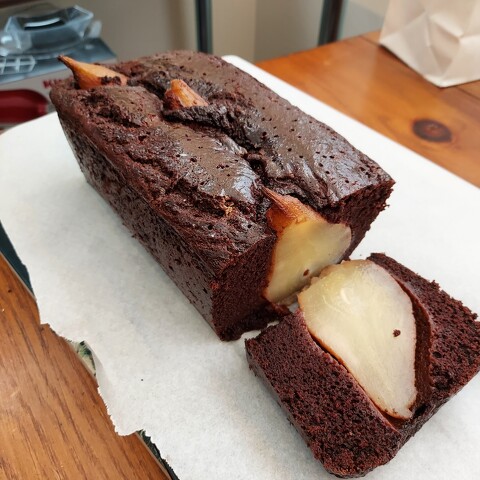 CHOCOLATE LOAF CAKE WITH EARL GREY-POACHED PEARS