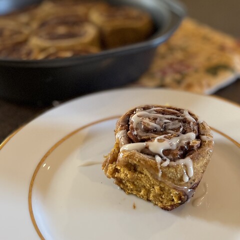 Vegan Pumpkin Chai Cinnamon Rolls