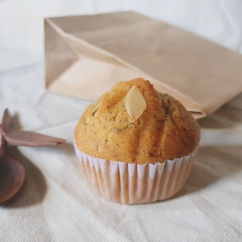 Scrumptious Carrot Apple Oolong Muffins